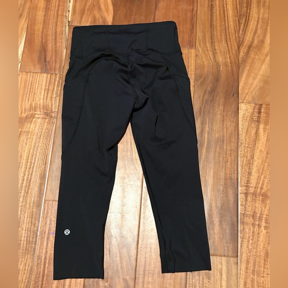 lululemon Women’s Black Cropped Leggings Size 4‎ Running Training (0828)